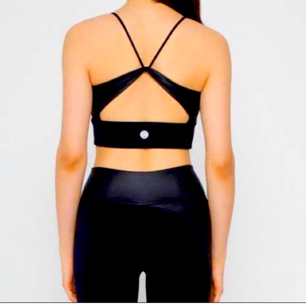$89 Enavant Sport Bra Medium NWOT
